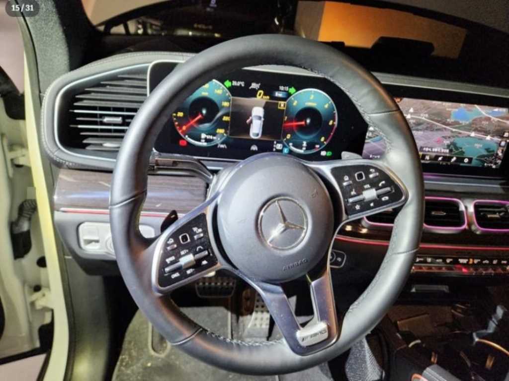 Mercedes Benz GLE Class - Vista 10