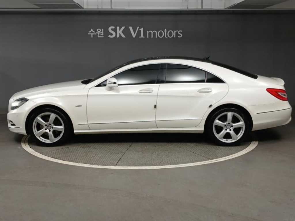 Mercedes Benz CLS Class - Vista 5