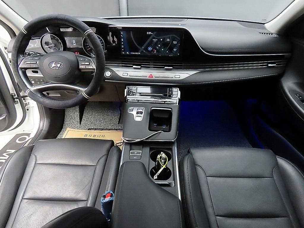 HYUNDAI Grandeur - Vista 7