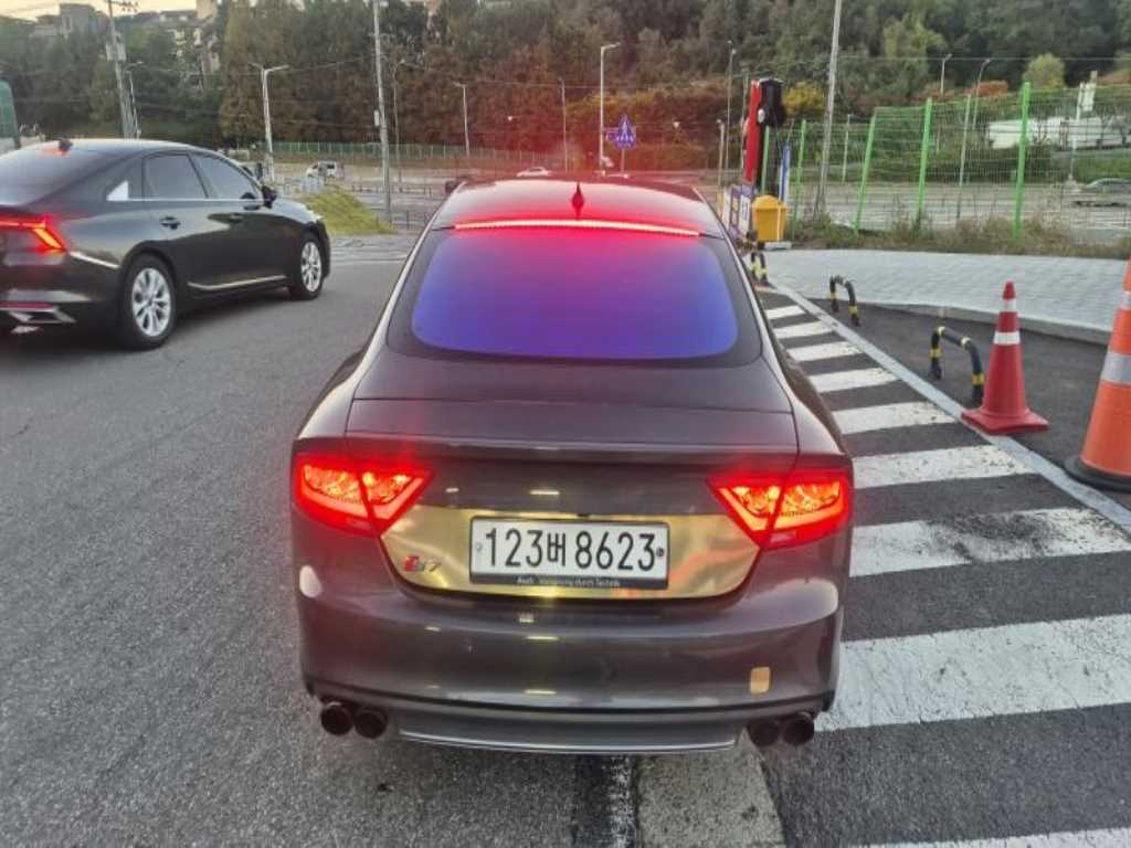 Audi S7 - Vista 7