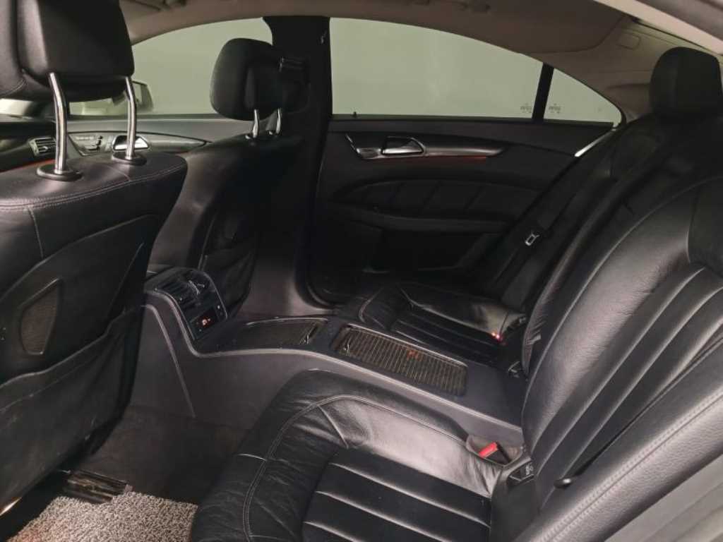 Mercedes Benz CLS Class - Vista 8