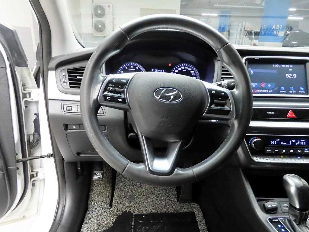 HYUNDAI Sonata - Vista 8