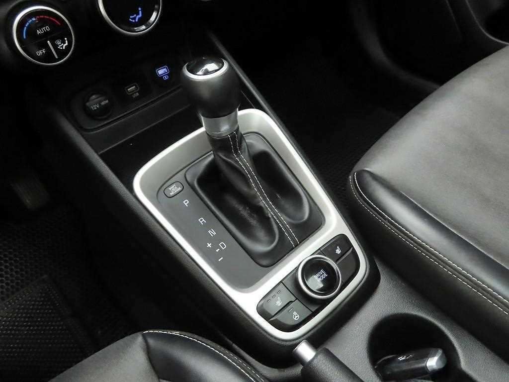 HYUNDAI Venue - Vista 11