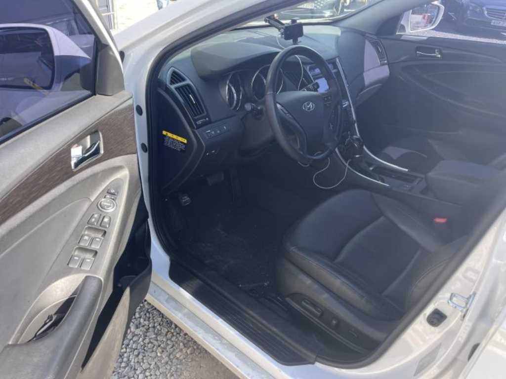 HYUNDAI Sonata - Vista 11