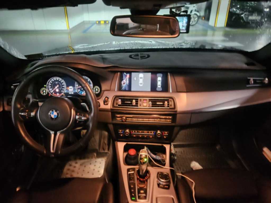 BMW 5 Series - Vista 5