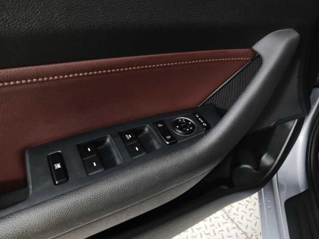 HYUNDAI Sonata - Vista 9