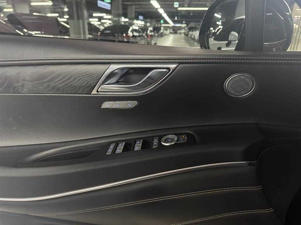 Genesis GV80 - Vista 9