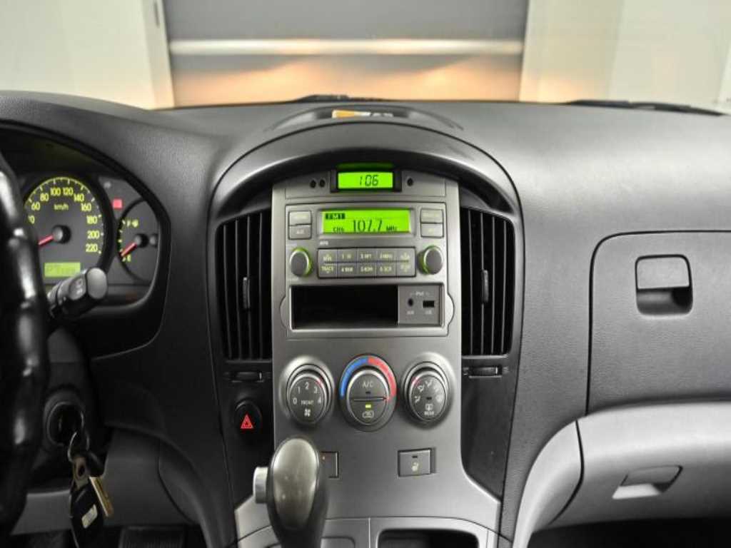 HYUNDAI Starex 2011 - Importación desde Corea - HF Imports Iquique - Foto 14