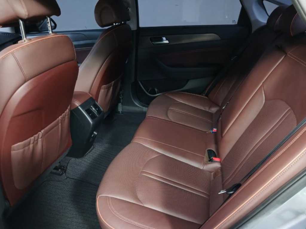 HYUNDAI Sonata - Vista 8