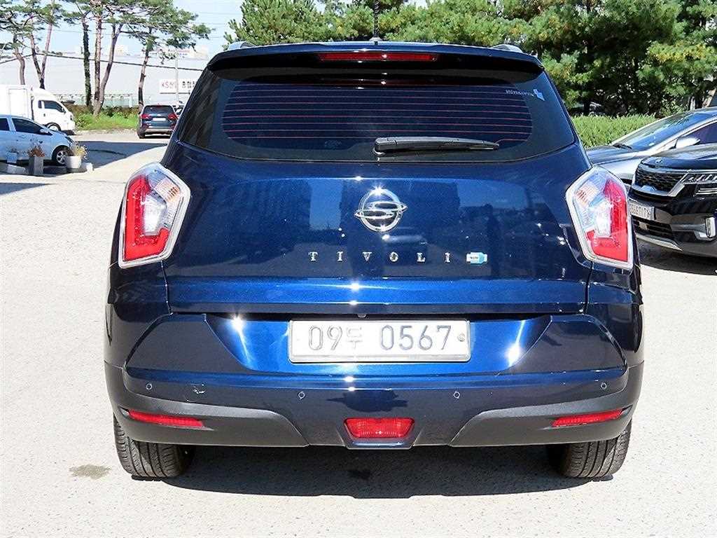 Ssangyong Tivoli - Vista 4
