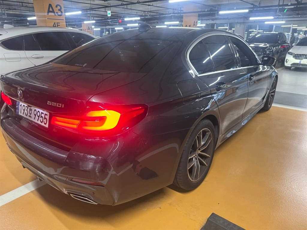 BMW 5 Series - Vista 4
