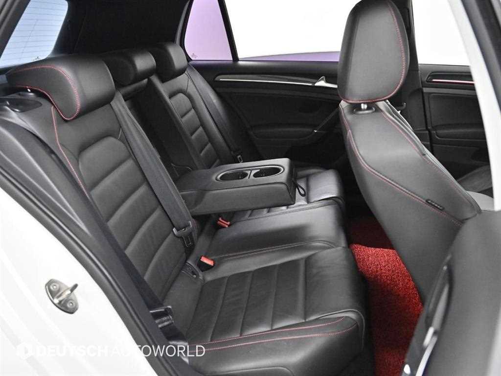 Volkswagen Golf - Vista 12