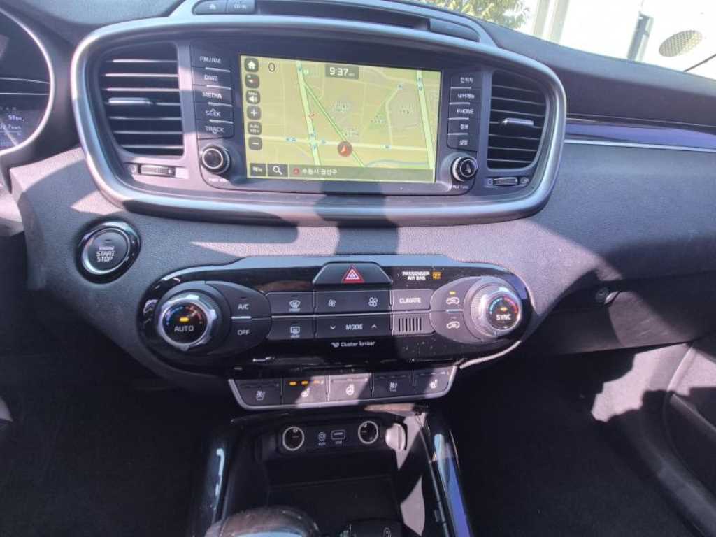 KIA Sorento - Vista 9