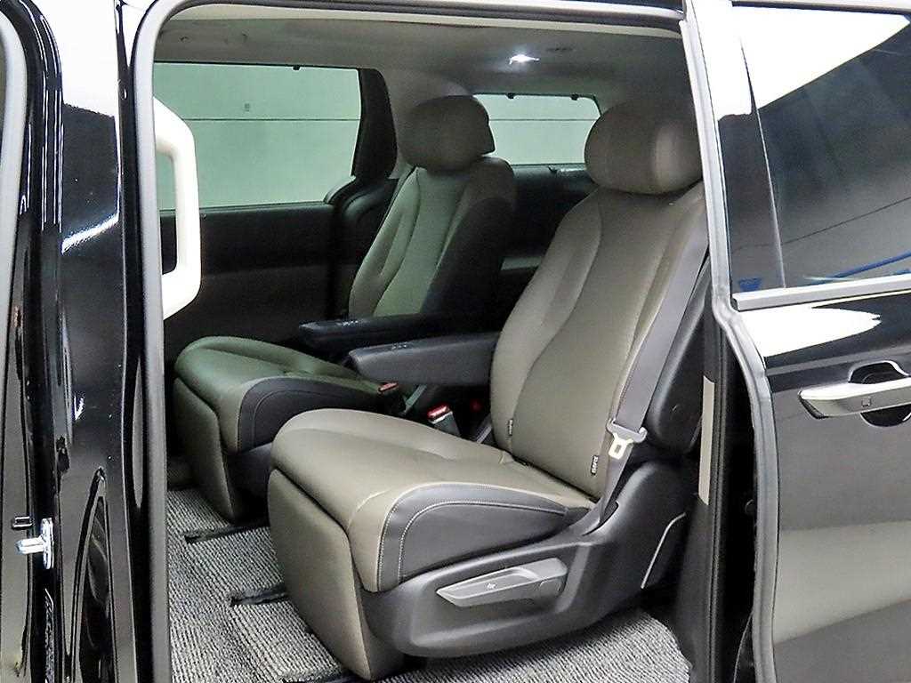 KIA Carnival - Vista 6