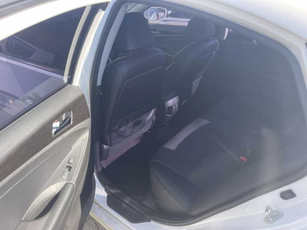 HYUNDAI Sonata - Vista 12