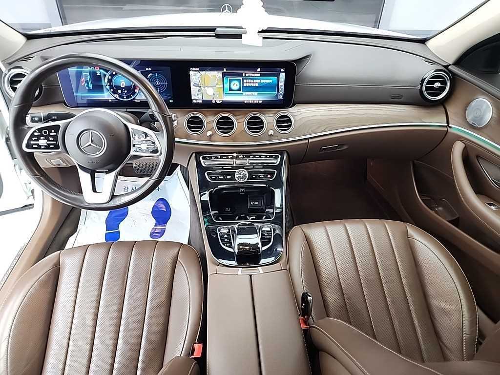 Mercedes Benz E class - Vista 7