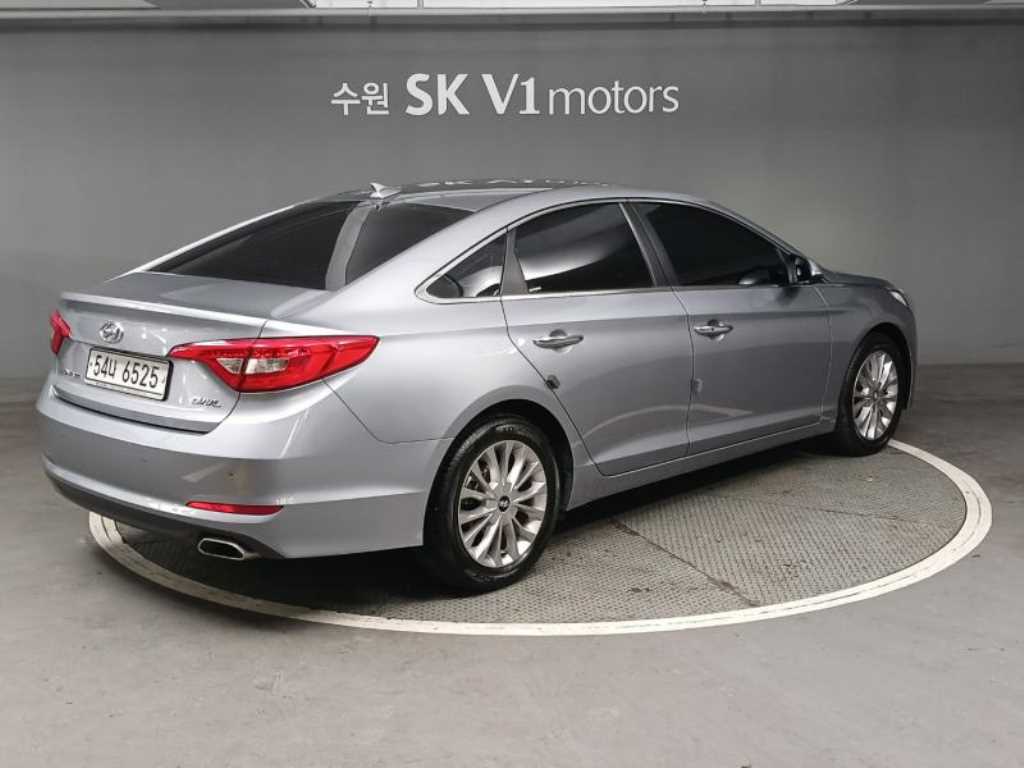 HYUNDAI Sonata - Vista 4