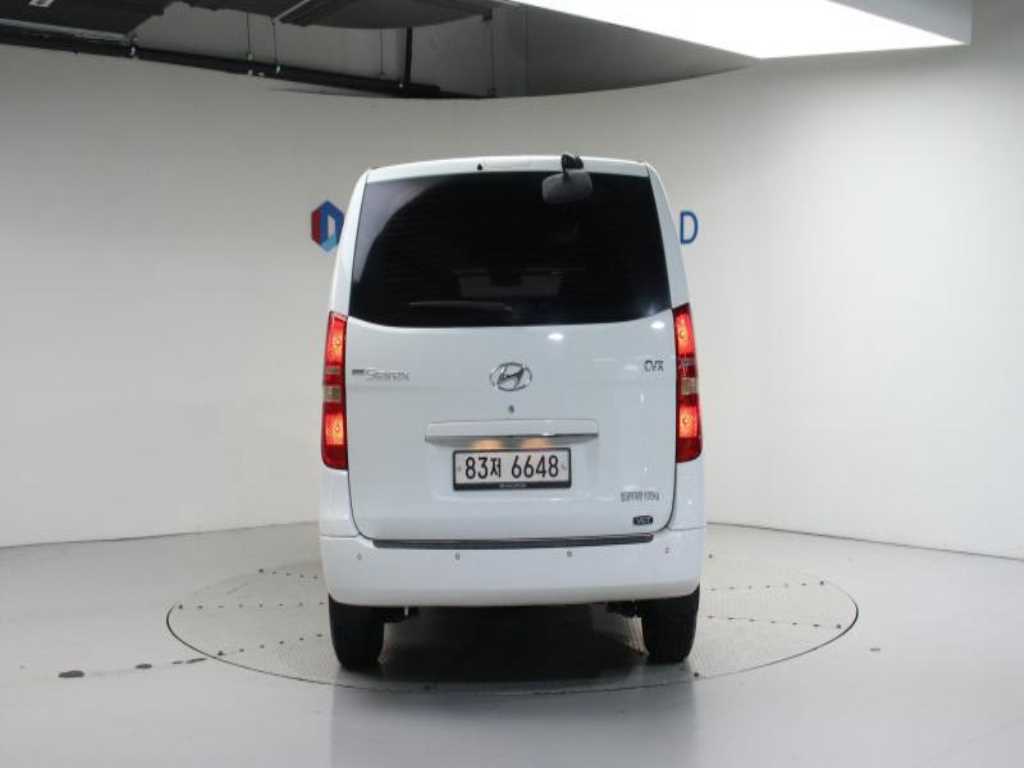HYUNDAI Starex - Vista 4