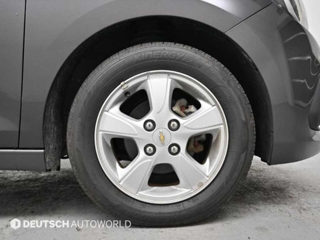 Chevrolet Spark - Vista 5