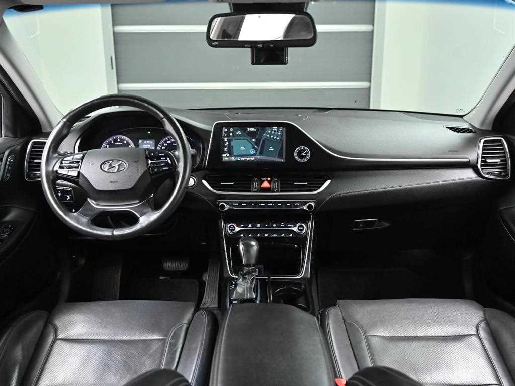 HYUNDAI Grandeur - Vista 7