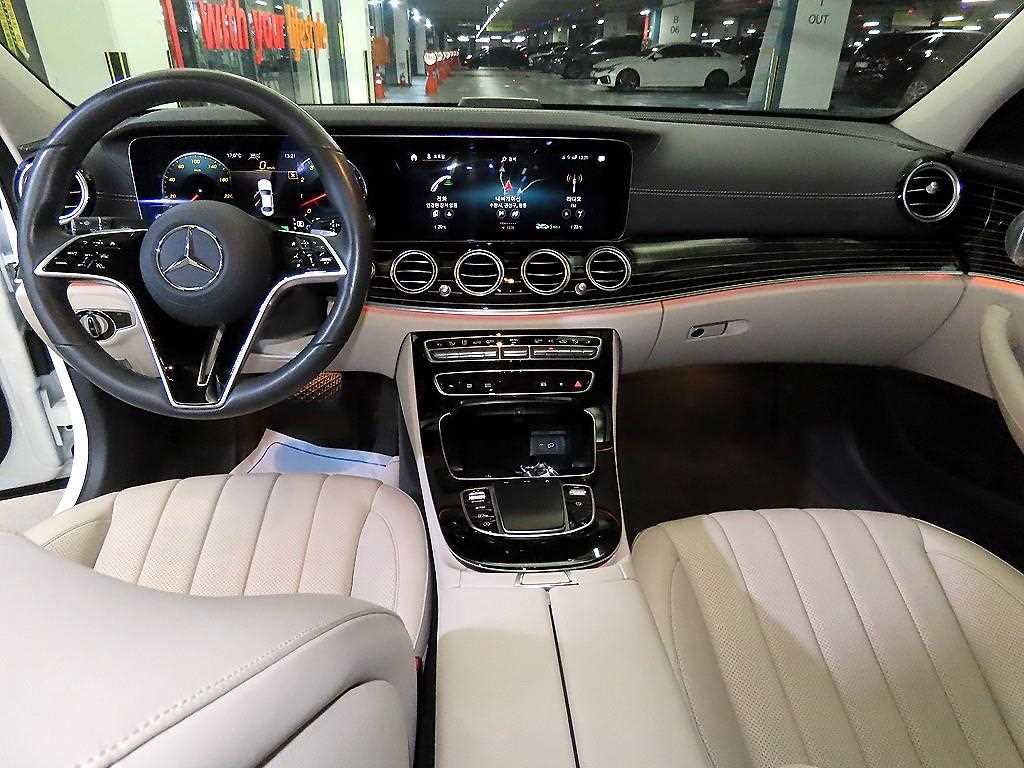 Mercedes Benz E class - Vista 10