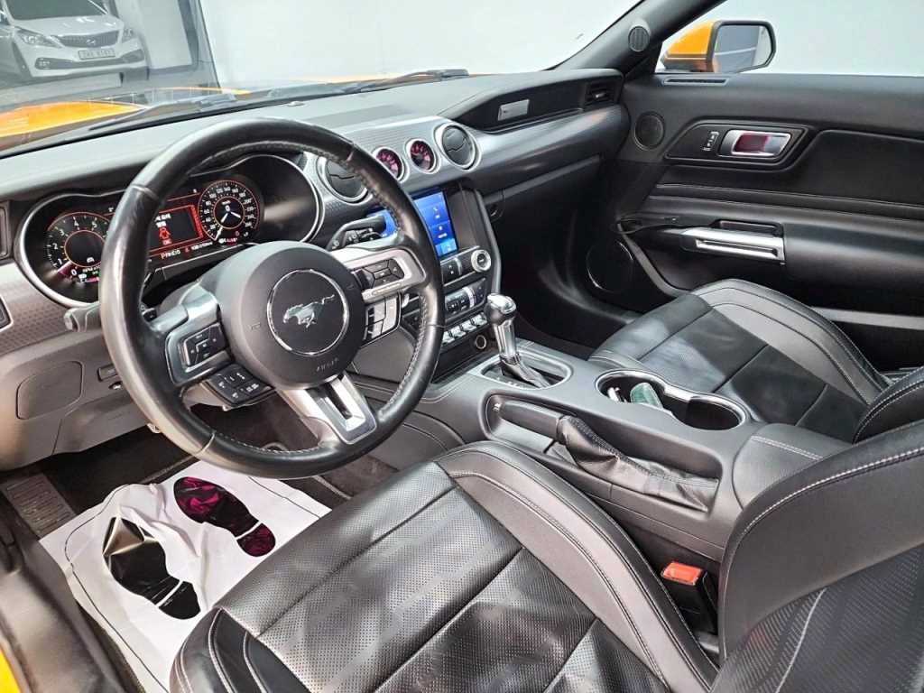 Ford Mustang - Vista 7