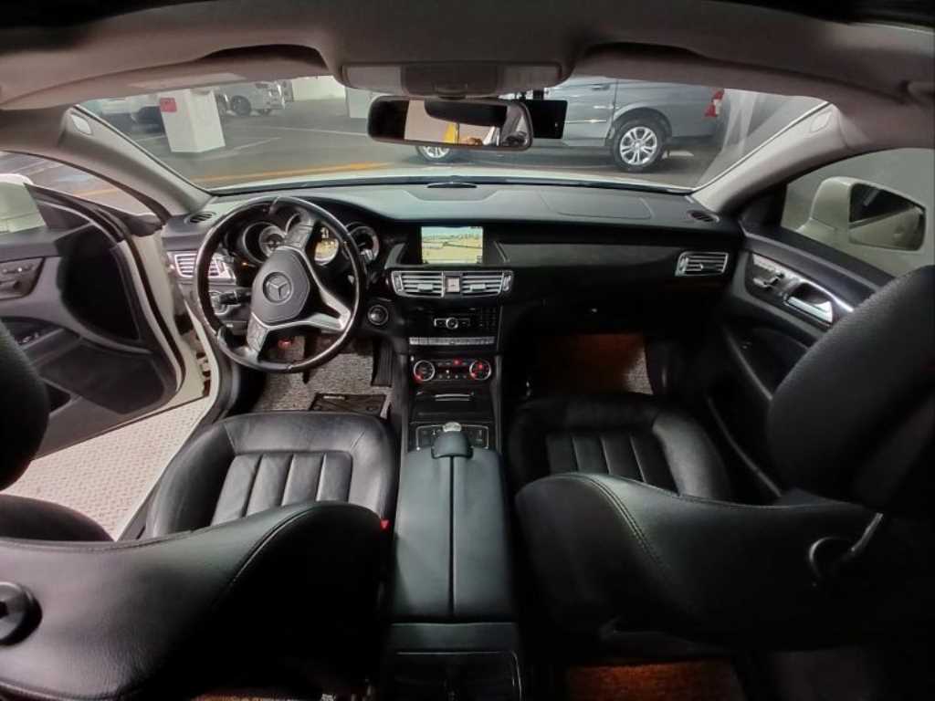 Mercedes Benz CLS Class - Vista 6