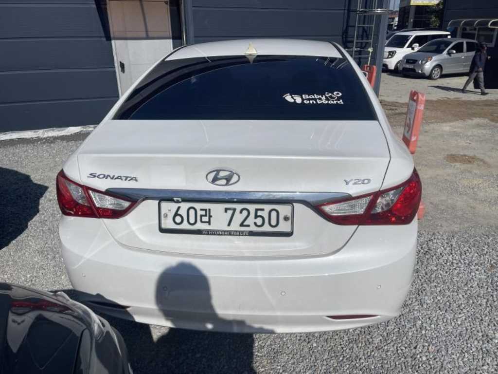 HYUNDAI Sonata - Vista 4