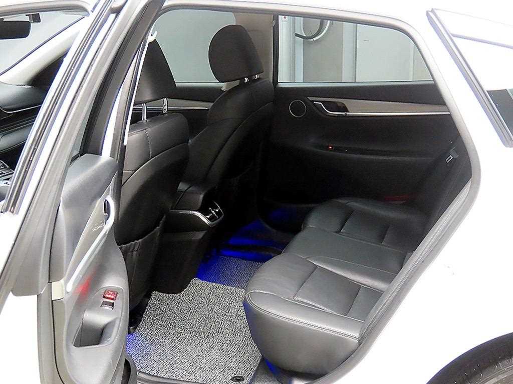 HYUNDAI Grandeur - Vista 6