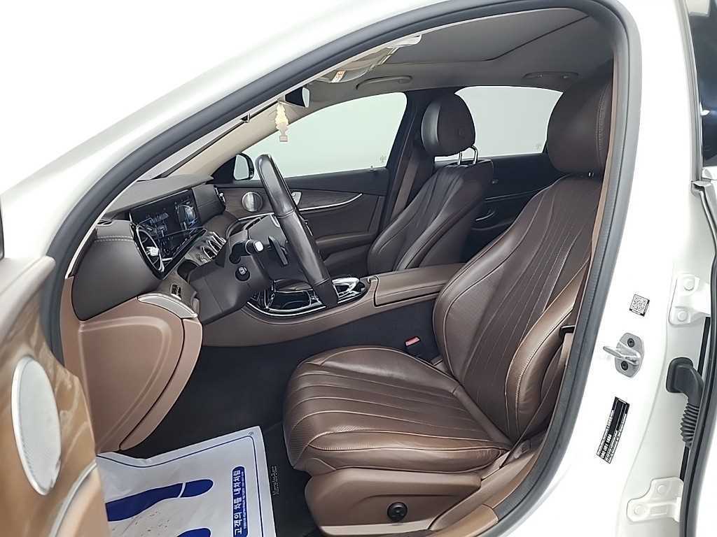 Mercedes Benz E class - Vista 11