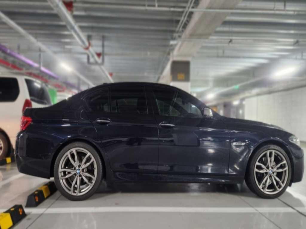 BMW 5 Series - Vista 4