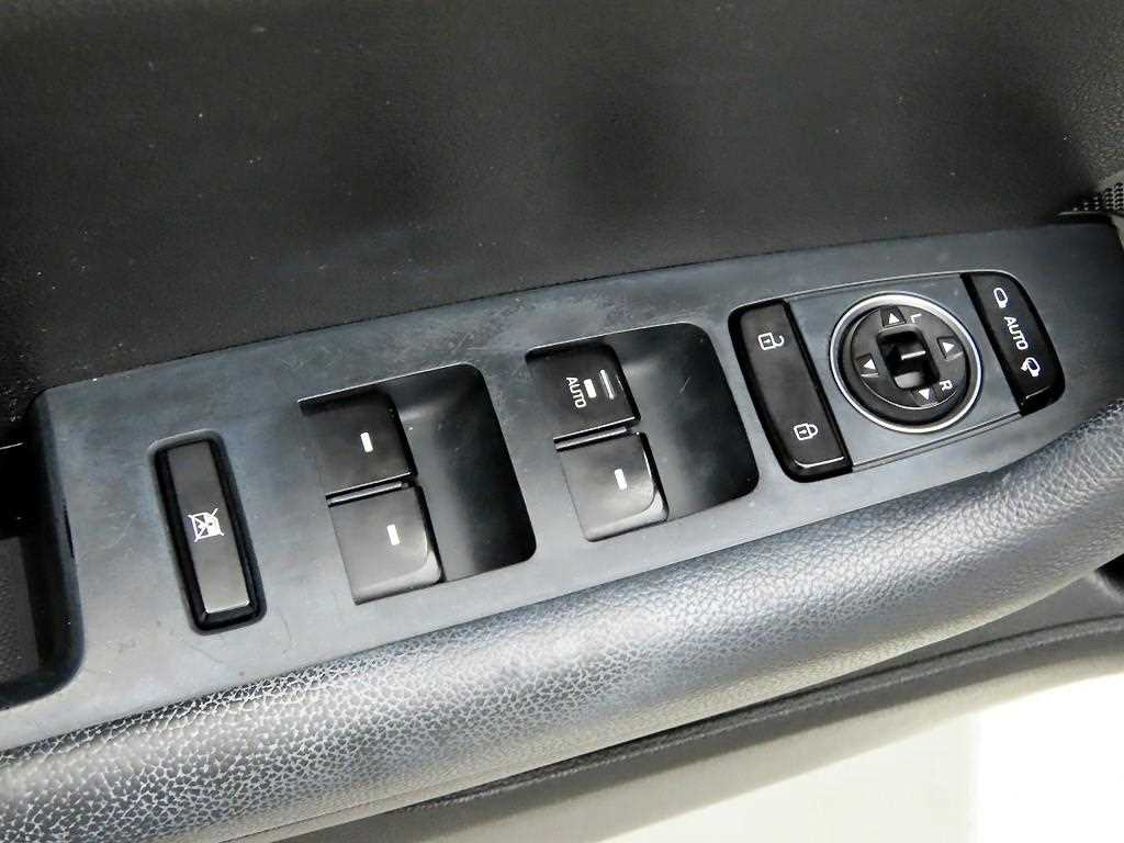 HYUNDAI Sonata - Vista 12