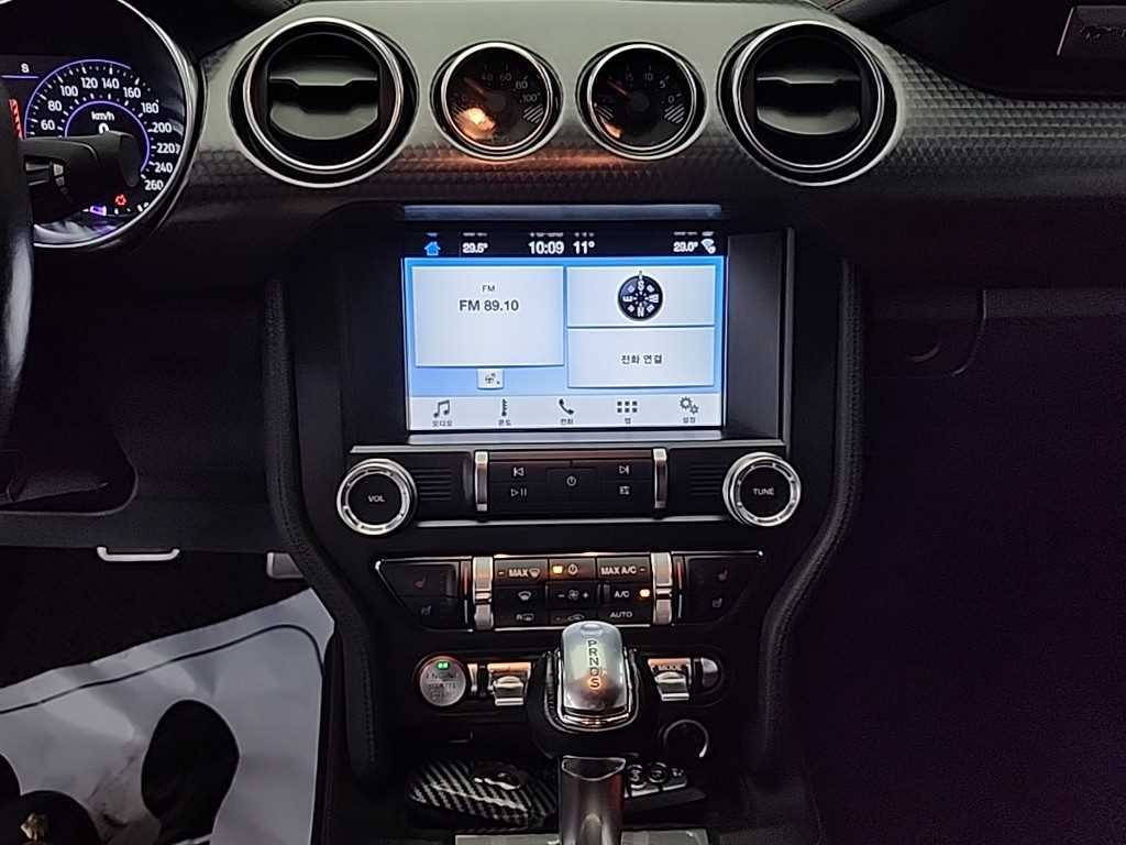 Ford Mustang - Vista 10