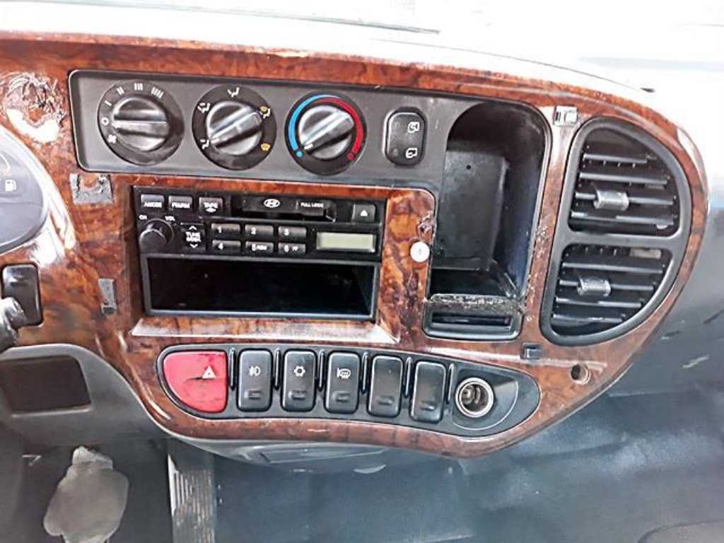 medium and large cargo truck - Vista 11