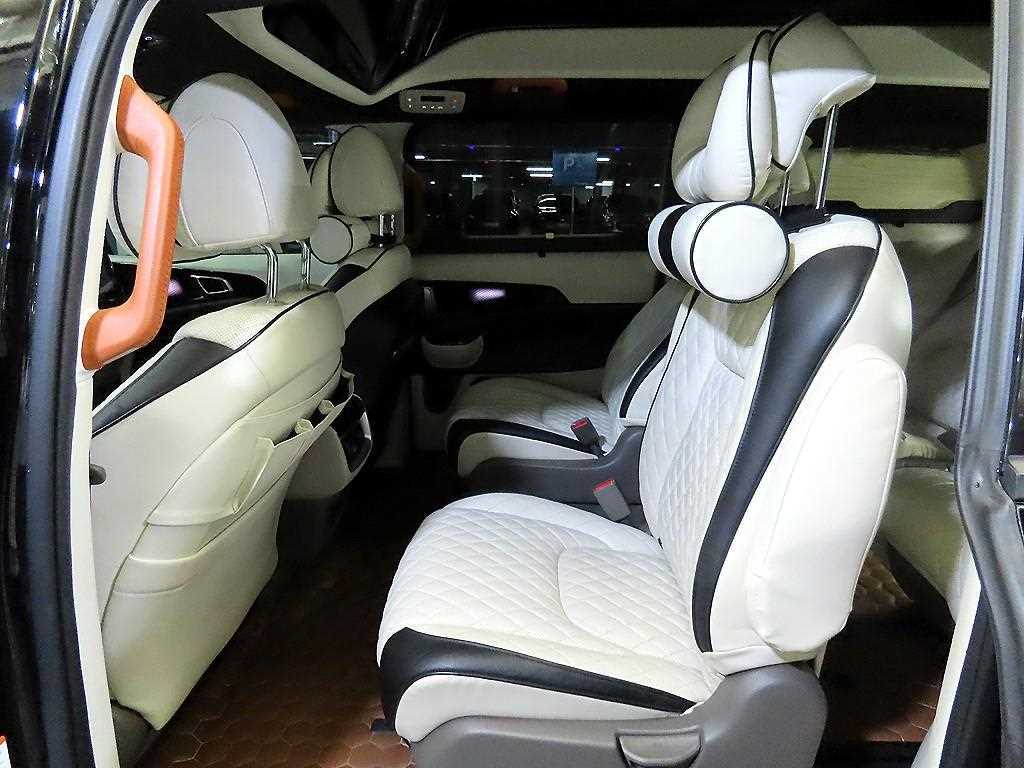 KIA Carnival - Vista 7