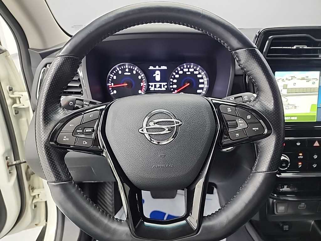 Ssangyong Tivoli - Vista 9