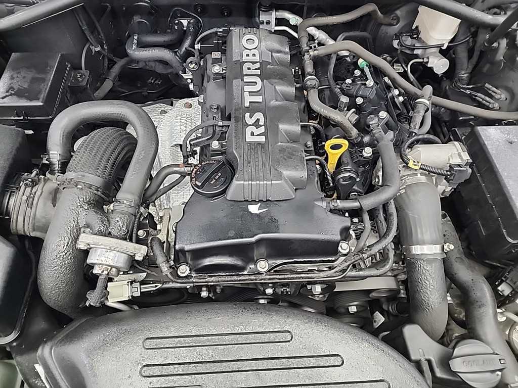 HYUNDAI Genesis - Vista 5