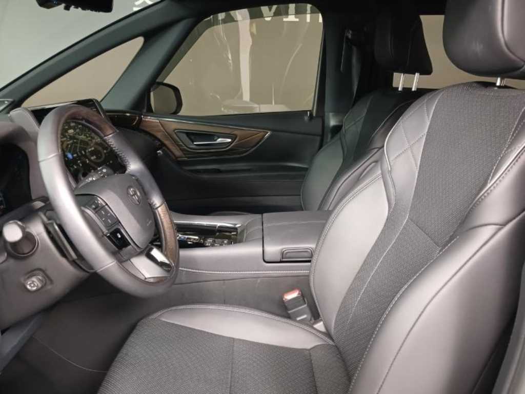 Toyota Alphard - Vista 7