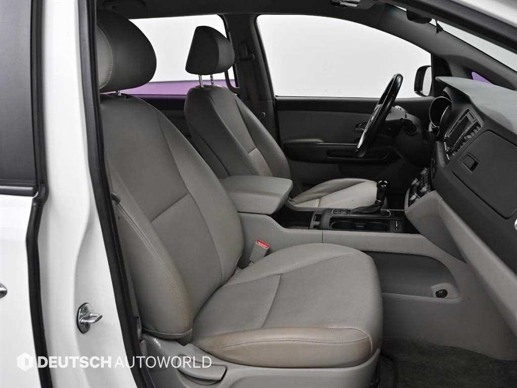 KIA Carnival - Vista 10