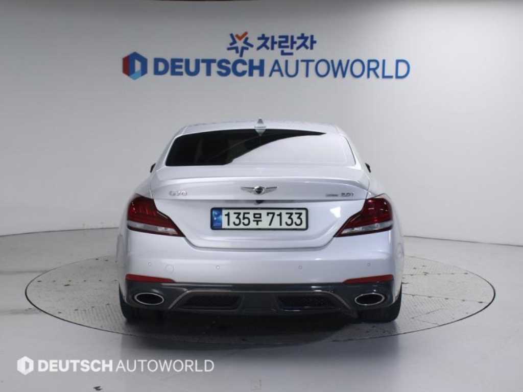 Genesis G70 - Vista 4