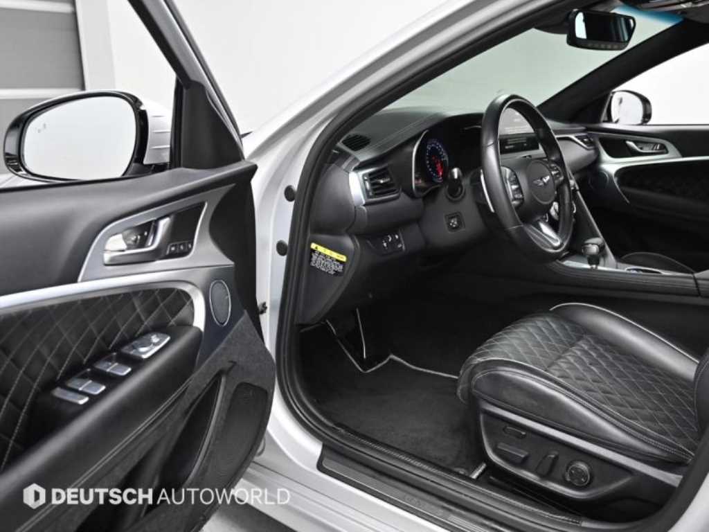 Genesis G70 - Vista 11