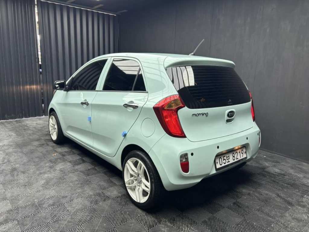 KIA Morning - Vista 4