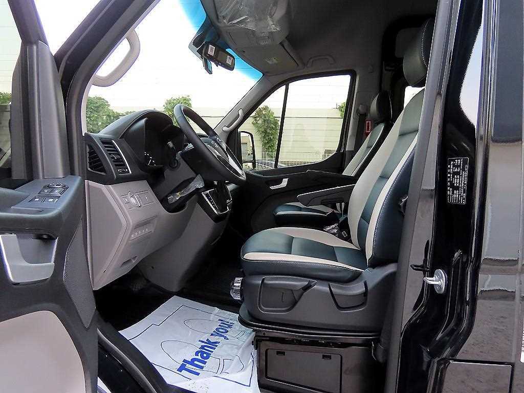 HYUNDAI Solati - Vista 5