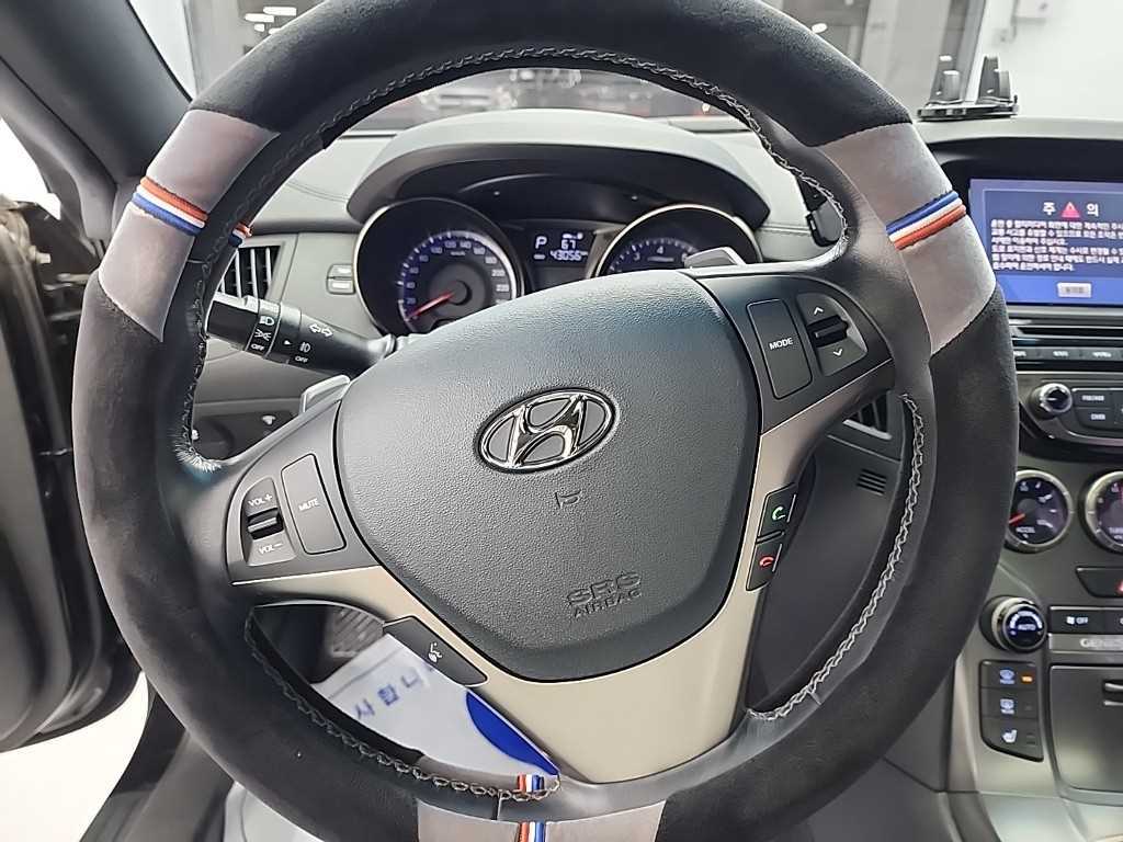 HYUNDAI Genesis - Vista 9