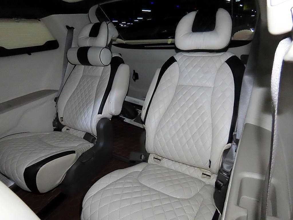 KIA Carnival - Vista 8