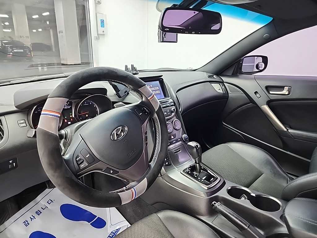 HYUNDAI Genesis - Vista 7