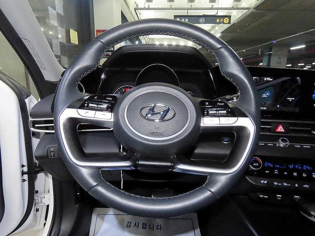 HYUNDAI Avante - Vista 8