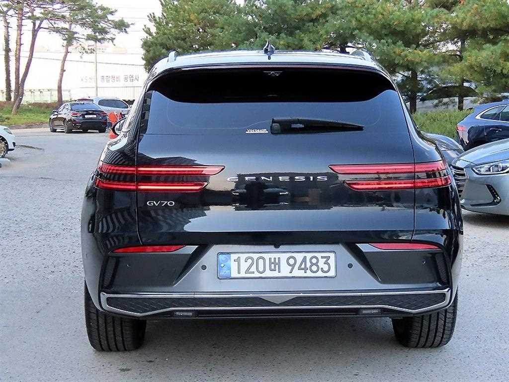 Genesis GV70 - Vista 4