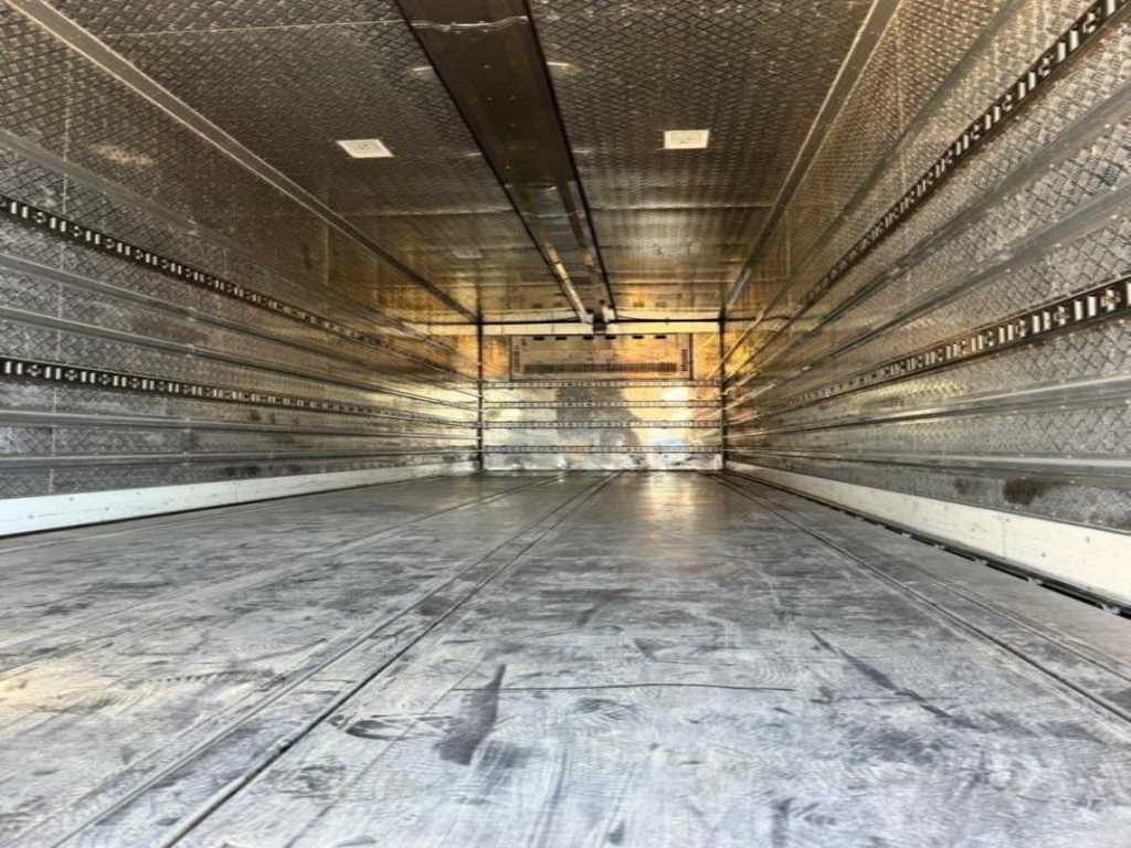 medium and large cargo truck - Vista 12