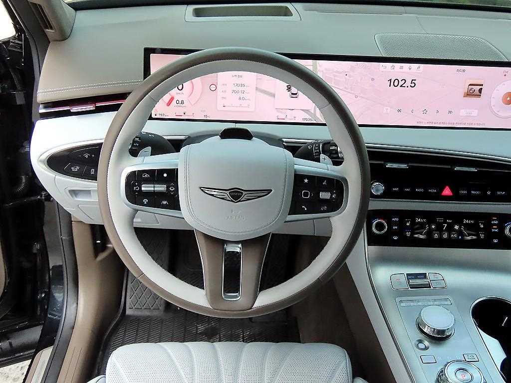 Genesis GV70 - Vista 8